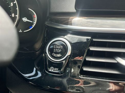 Used 2018 BMW 530i xDrive AWD/4WD image 34
