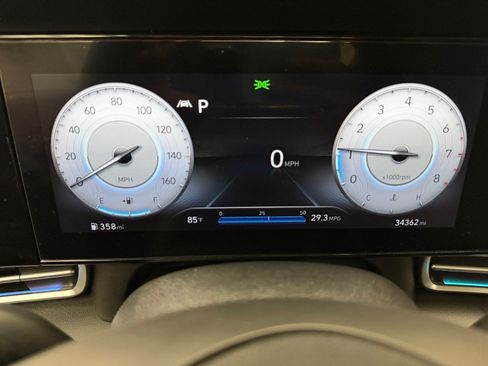Certified 2023 Hyundai Elantra Limited FWD image 16