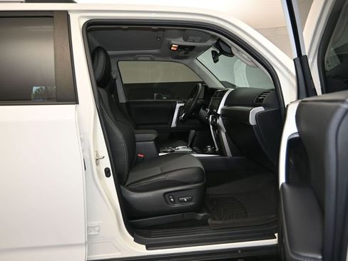 Used 2023 Toyota 4Runner SR5 Premium w/ Moonroof Package AWD/4WD image 28