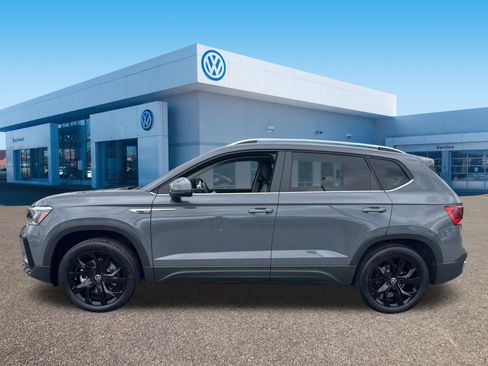 Used 2023 Volkswagen Taos SE w/ Black Wheel Package AWD/4WD image 4