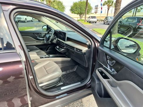 Certified 2023 Lincoln Corsair Reserve w/ Jet Appearance Package FWD image 20