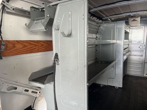 Used 2014 Chevrolet Express 2500 image 22