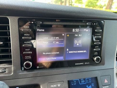Used 2020 Toyota Sienna LE FWD image 27