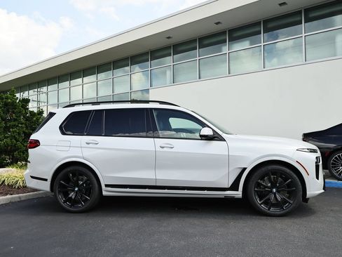 New 2027 BMW X7 xDrive40i w/ M Sport Package AWD/4WD image 4