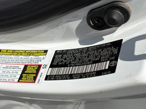 Used 2018 Toyota Camry SE w/ Audio Package FWD image 12