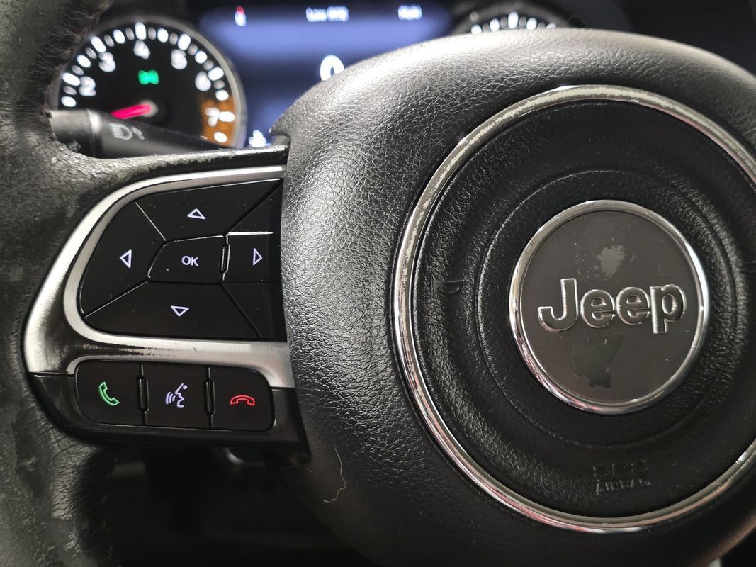 Used 2016 Jeep Renegade Trailhawk AWD/4WD image 28