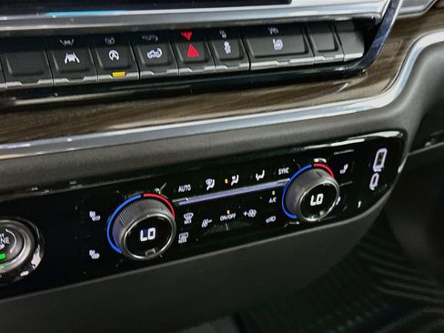 Used 2024 Chevrolet Silverado 1500 LT AWD/4WD image 24