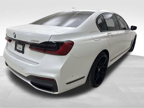 Used 2022 BMW 750i xDrive w/ Luxury Rear Seating Package AWD/4WD image 10