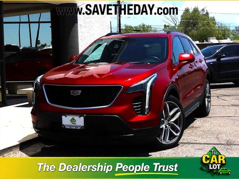 Used 2020 Cadillac XT4 Sport FWD image 1