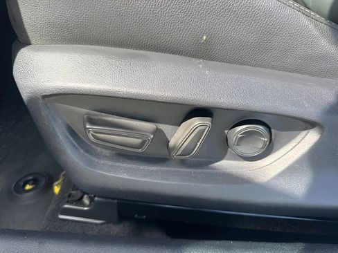 Used 2025 Toyota Camry SE image 10