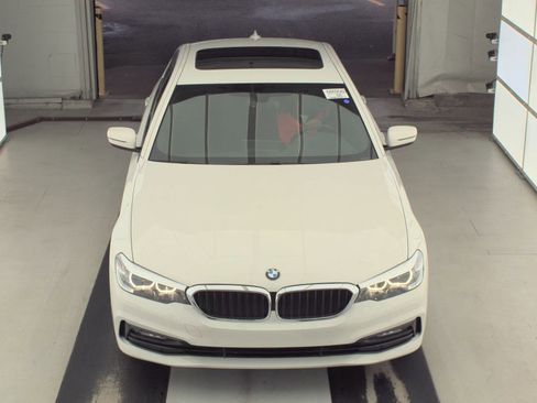 Used 2018 BMW 530i w/ Premium Package image 2