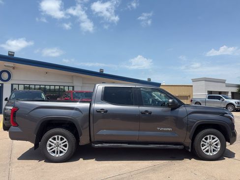 Used 2022 Toyota Tundra SR5 AWD/4WD image 3