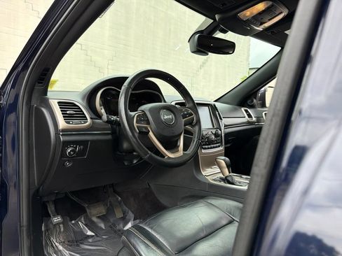 Used 2017 Jeep Grand Cherokee Limited AWD/4WD image 28