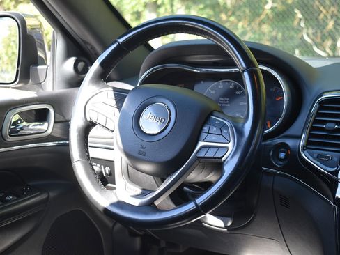 Used 2019 Jeep Grand Cherokee Limited image 32