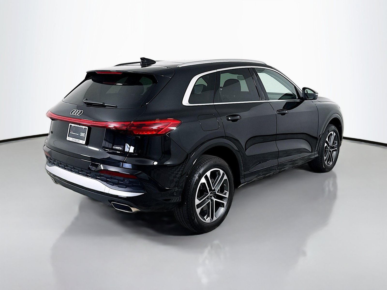 Used 2025 Audi Q5 Premium w/ Convenience Package AWD/4WD image 9