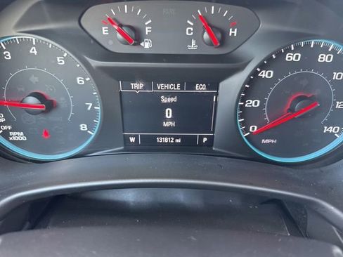 Used 2018 Chevrolet Equinox LT FWD image 28