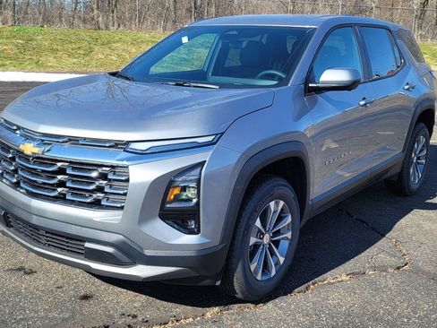 New 2026 Chevrolet Equinox LT w/ Convenience Package II image 3