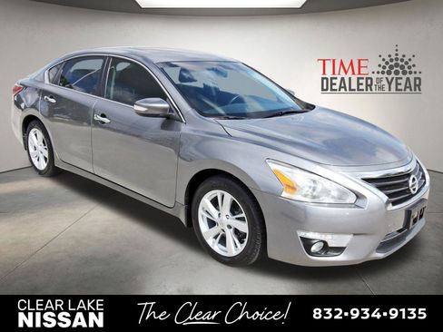 Used 2015 Nissan Altima 2.5 SV w/ Convenience Package image 9