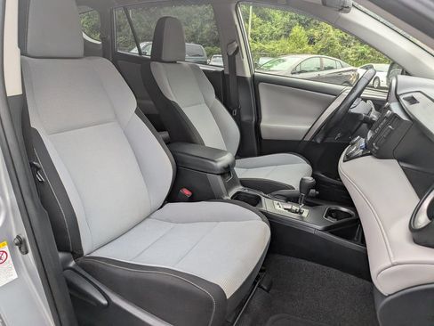 Used 2018 Toyota RAV4 XLE FWD image 28