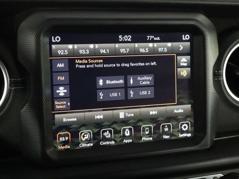Used 2023 Jeep Wrangler Unlimited Sahara w/ Cold Weather Group AWD/4WD image 28