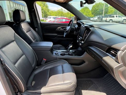 Used 2023 Chevrolet Traverse Premier AWD/4WD image 25