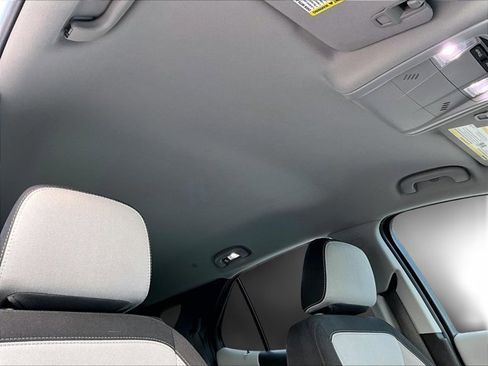 Used 2021 Chevrolet Equinox LS image 17