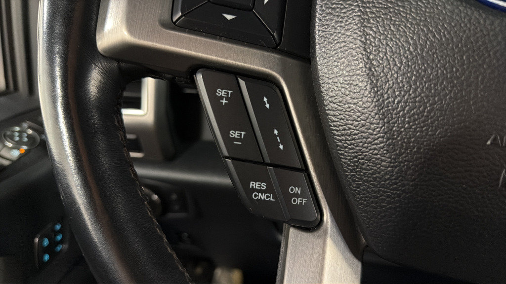 Used 2022 Ford F250 Platinum w/ FX4 Off-Road Package AWD/4WD image 29