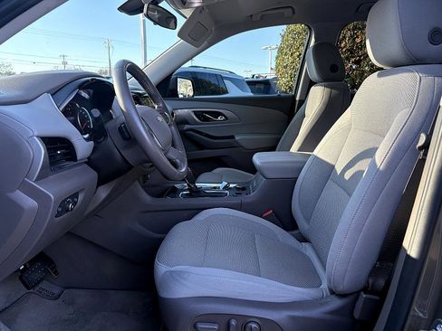 Used 2020 Chevrolet Traverse LT image 9