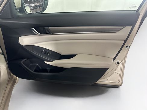 Used 2020 Honda Accord LX image 29
