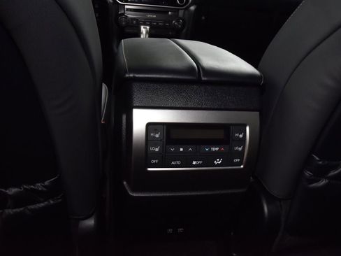 Used 2023 Lexus GX 460 Premium w/ Accessory Package AWD/4WD image 20