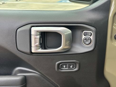 New 2026 Jeep Gladiator Willys AWD/4WD image 19