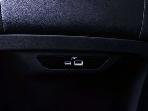 Used 2022 Chrysler Pacifica Touring-L AWD/4WD image 28