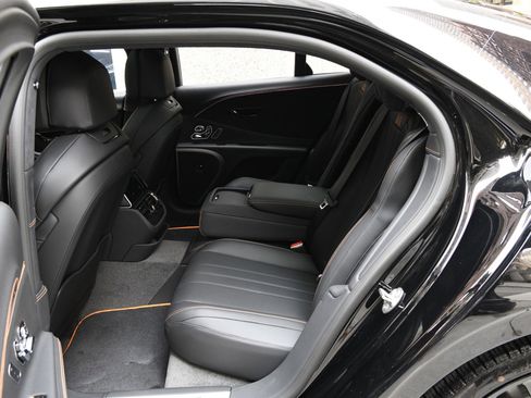 New 2025 Bentley Flying Spur Plug-In Hybrid image 11