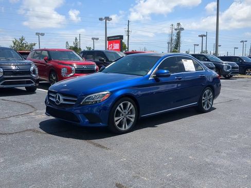 Used 2020 Mercedes-Benz C 300 Sedan image 2