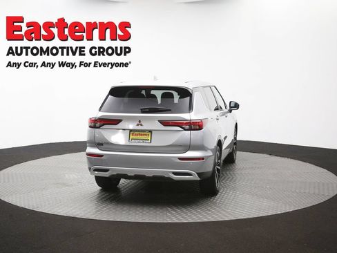 Used 2024 Mitsubishi Outlander SE FWD image 39