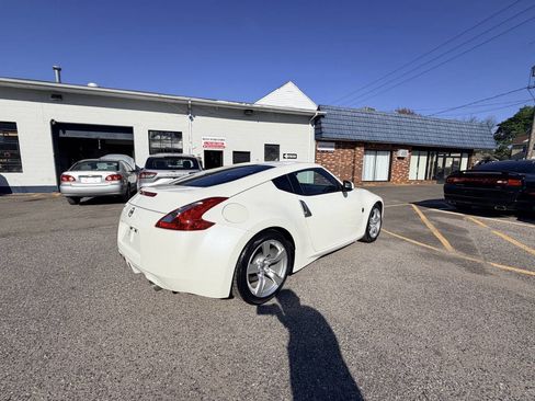Used 2012 Nissan 370Z Touring RWD image 43