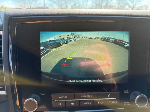 Used 2024 Nissan Frontier SV w/ Hardbody Edition image 11