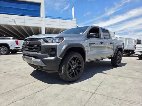 Certified 2024 Chevrolet Colorado Trail Boss w/ Technology Package AWD/4WD image 2