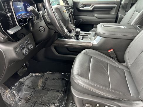 Used 2022 Chevrolet Silverado 1500 LTZ w/ LTZ Premium Package image 15
