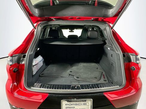 Certified 2025 Porsche Cayenne GTS AWD/4WD image 28