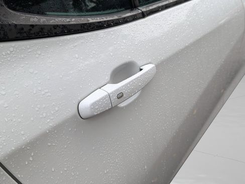 Used 2019 Chevrolet Equinox LS image 26