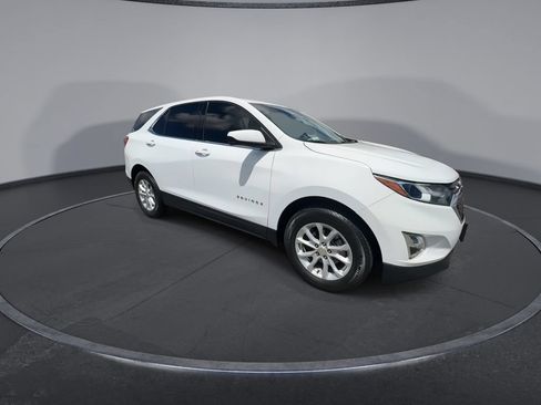 Used 2020 Chevrolet Equinox LT w/ Driver Convenience Package FWD image 2