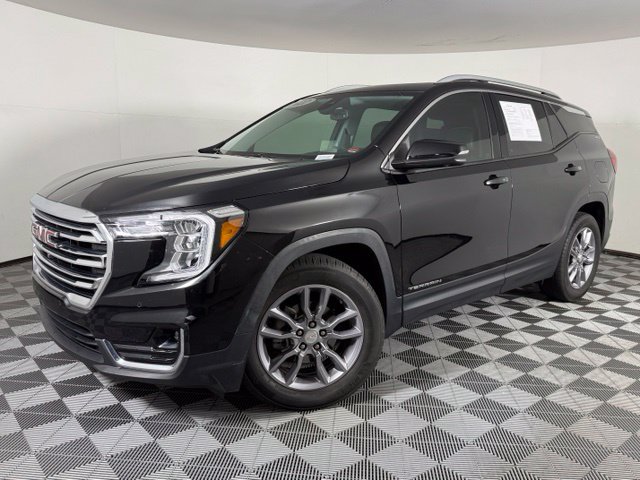Used 2022 GMC Terrain SLT w/ Tech Package FWD image 1