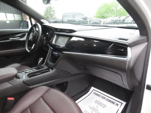 Used 2024 Cadillac XT6 Premium Luxury w/ Technology Package AWD/4WD image 7