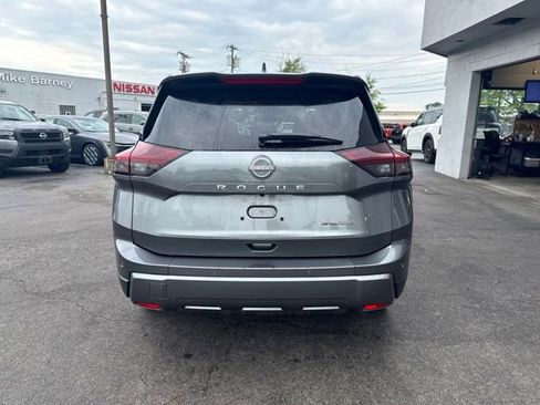 Used 2026 Nissan Rogue SL AWD/4WD image 3
