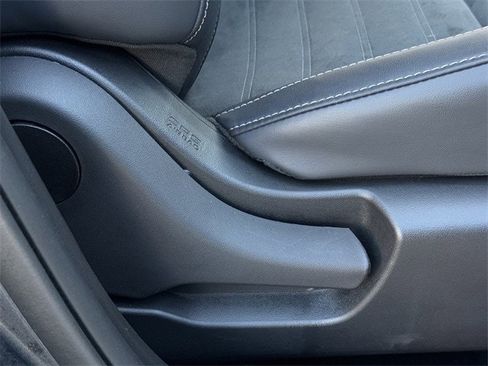 Used 2024 Mitsubishi Outlander SE image 31