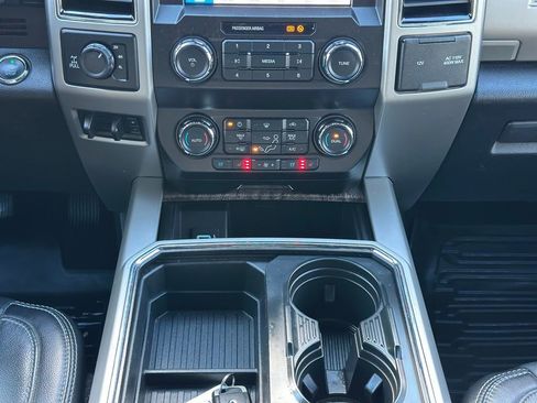Certified 2019 Ford F250 Lariat w/ Lariat Ultimate Package image 19