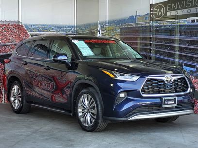 Used 2023 Toyota Highlander Platinum