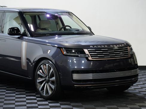 Used 2023 Land Rover Range Rover SV AWD/4WD image 9