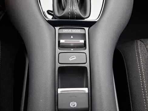 Certified 2024 Honda HR-V LX image 23